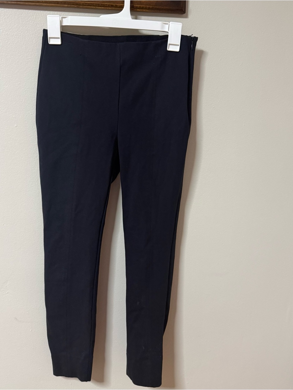 Quince Women's navy blue Ultra-Stretch Ponte Pants Pintuck Ankle sz M